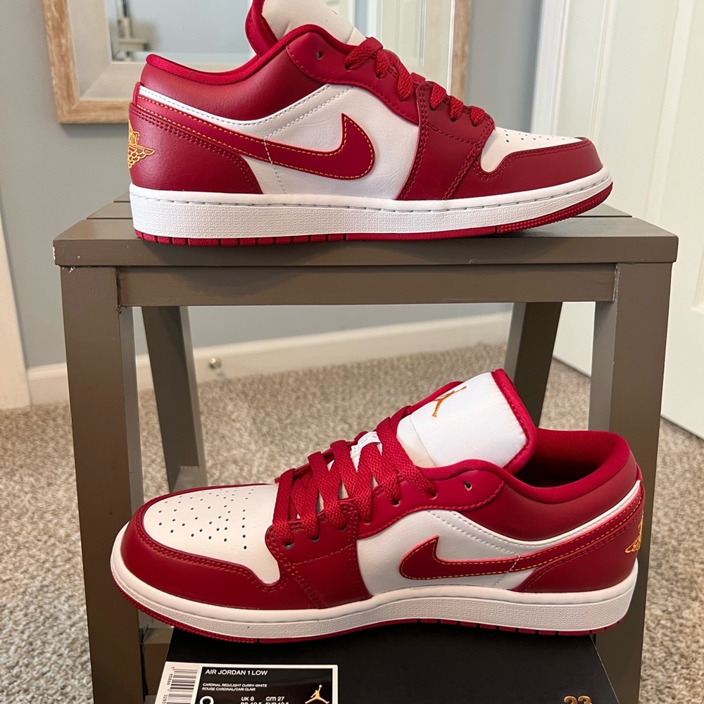 Air Jordan1 Low - Picture 2 of 8